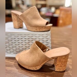 Universal Thread Tan Open-Toe Block Heel Mules NWOT